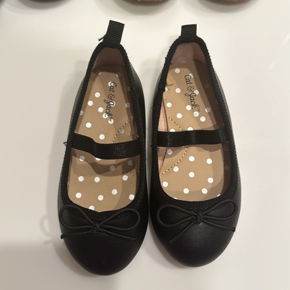 5 pairs of toddler shoes - size 6 - Picture 4 of 7